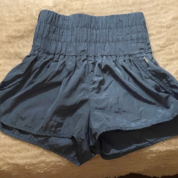 XS Free People Movement Shorts - Picture 1 of 2